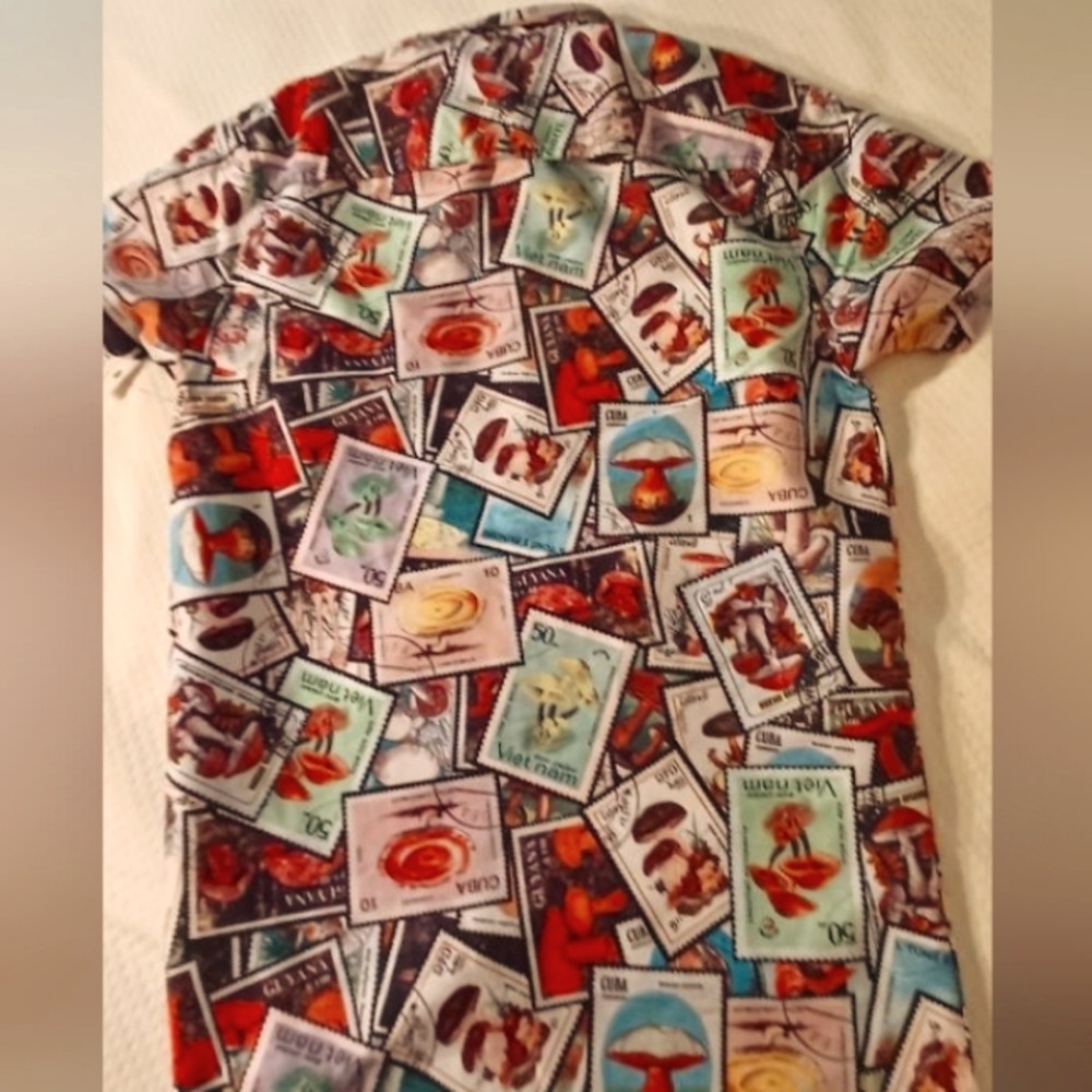 Surf Society Short Sleeve Button Up size L